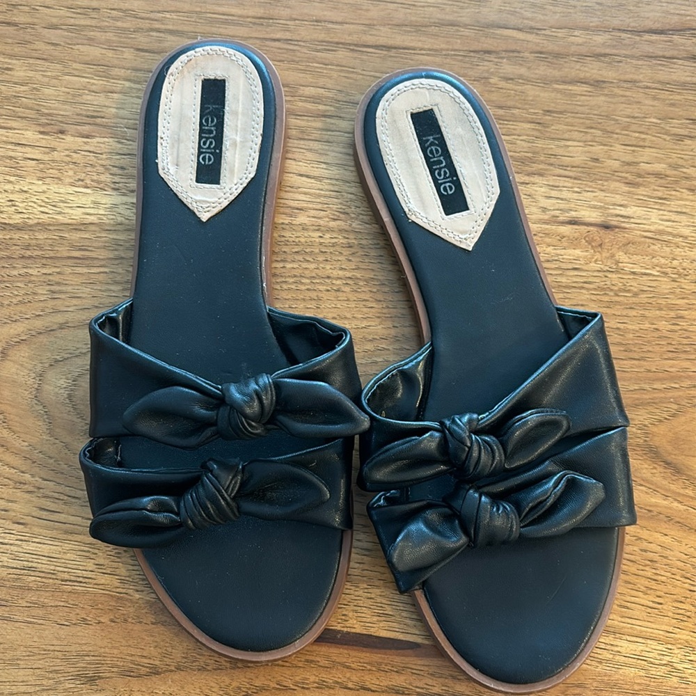 Kensie sandals